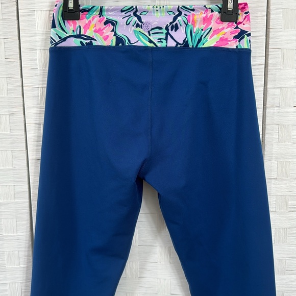 Lilly Pulitzer Luxletic Noelani Weekender Crop - Picture 6 of 12
